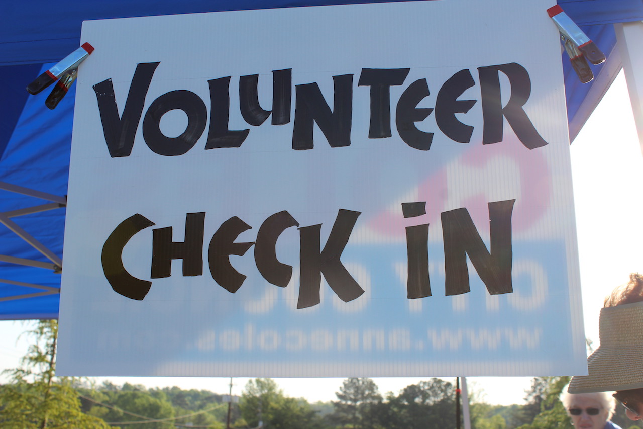 Volunteers Check in